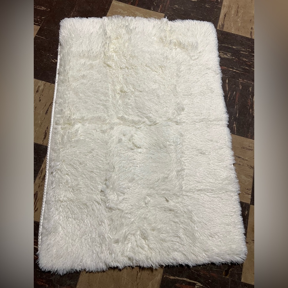 Luxurious 2x3 Area Rugs for Living Room, Off White -brand new